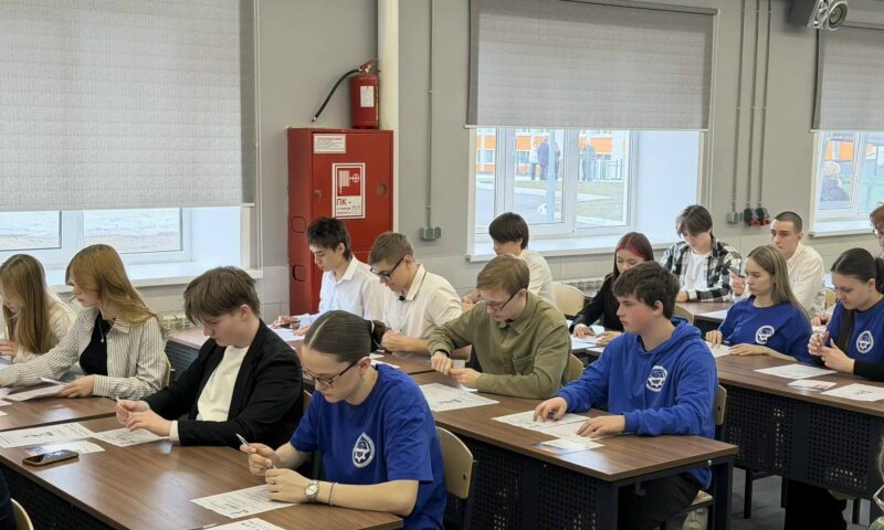 Преподаватели и студенты колледжа написали «Диктант Победы» к 81-й годовщине Великой Победы