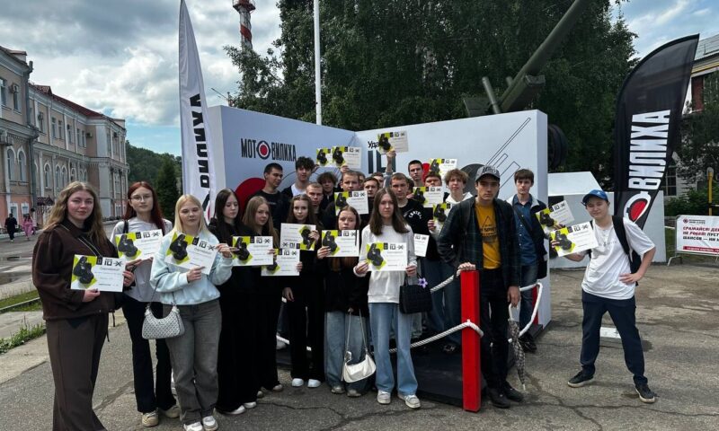 Студенты поучаствовали в «Ударной десятке» на заводе